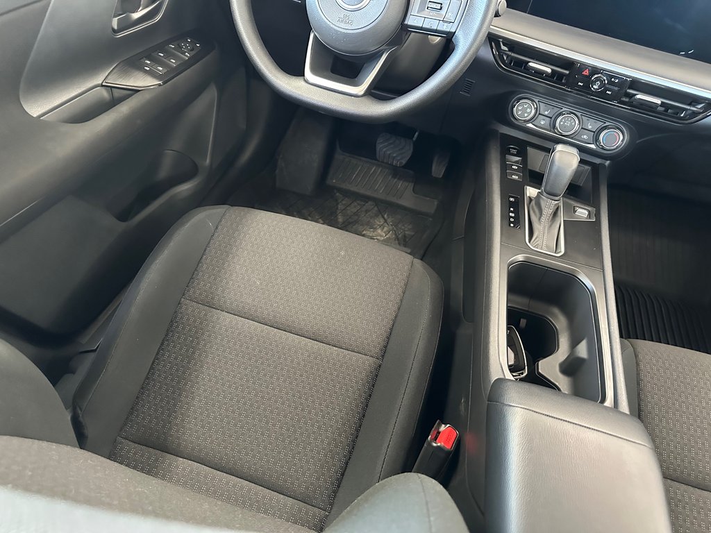 2025 Nissan Kicks S AWD in Cowansville, Quebec - 22 - w1024h768px
