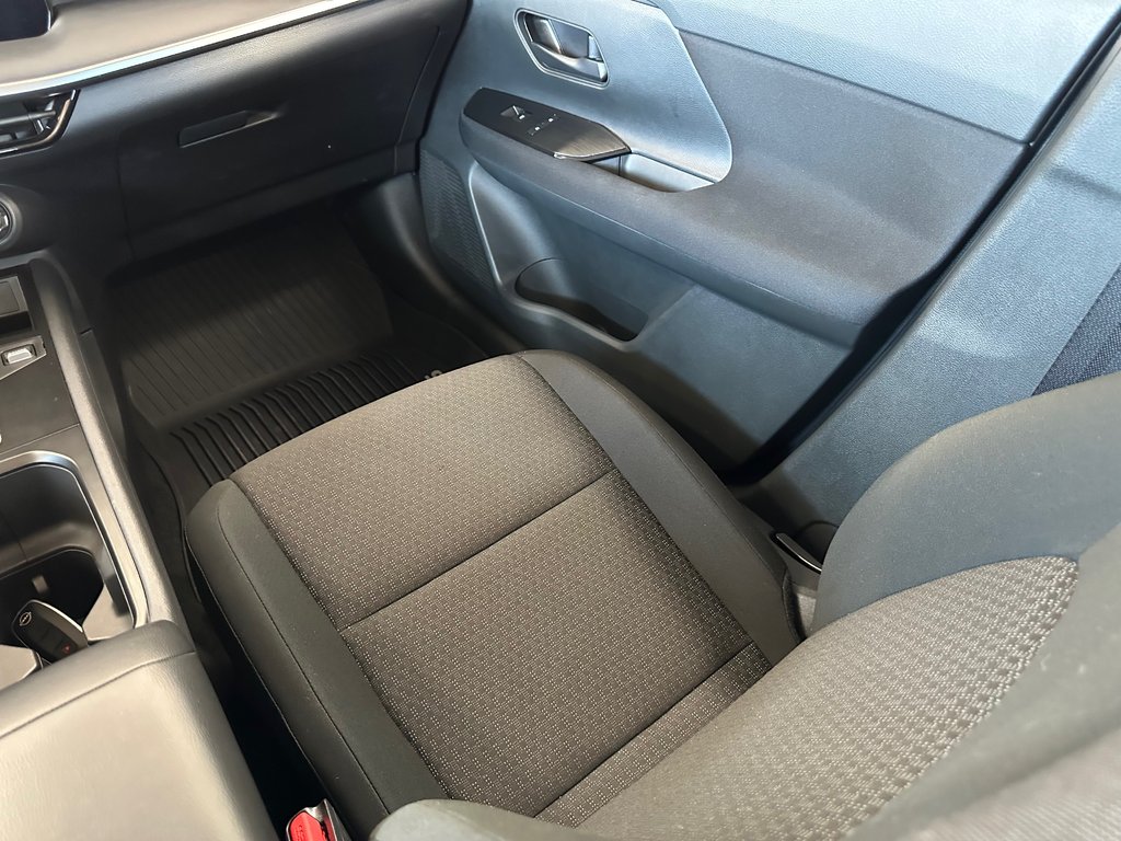 2025 Nissan Kicks S AWD in Cowansville, Quebec - 21 - w1024h768px