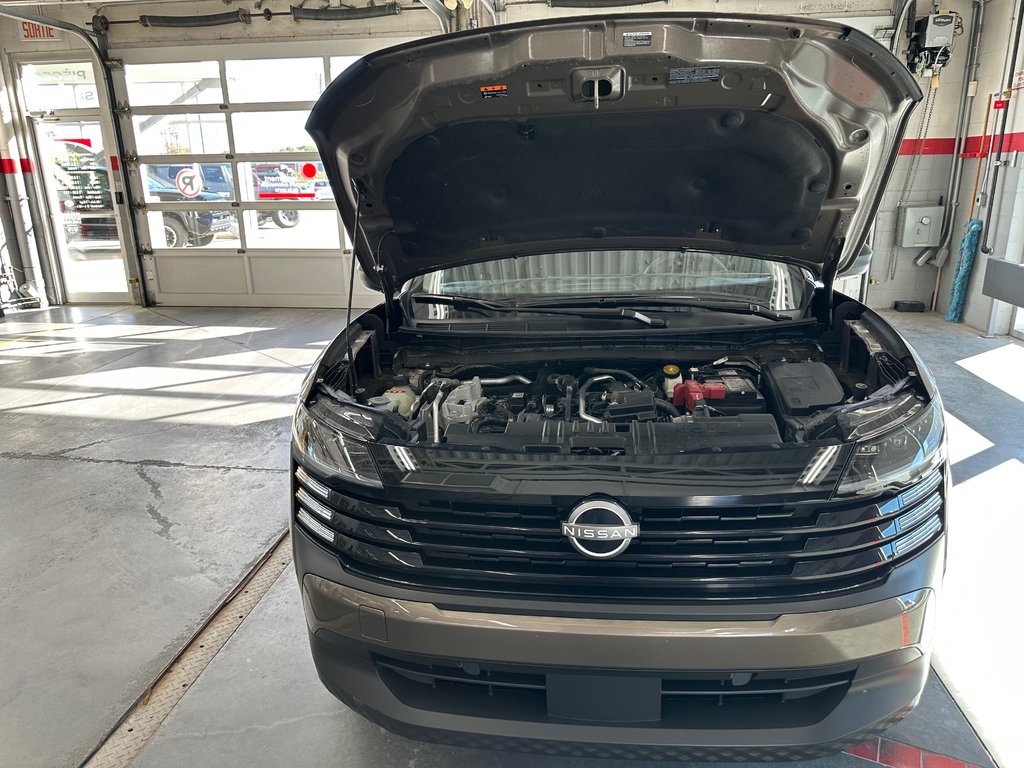 2025 Nissan Kicks S AWD in Cowansville, Quebec - 15 - w1024h768px