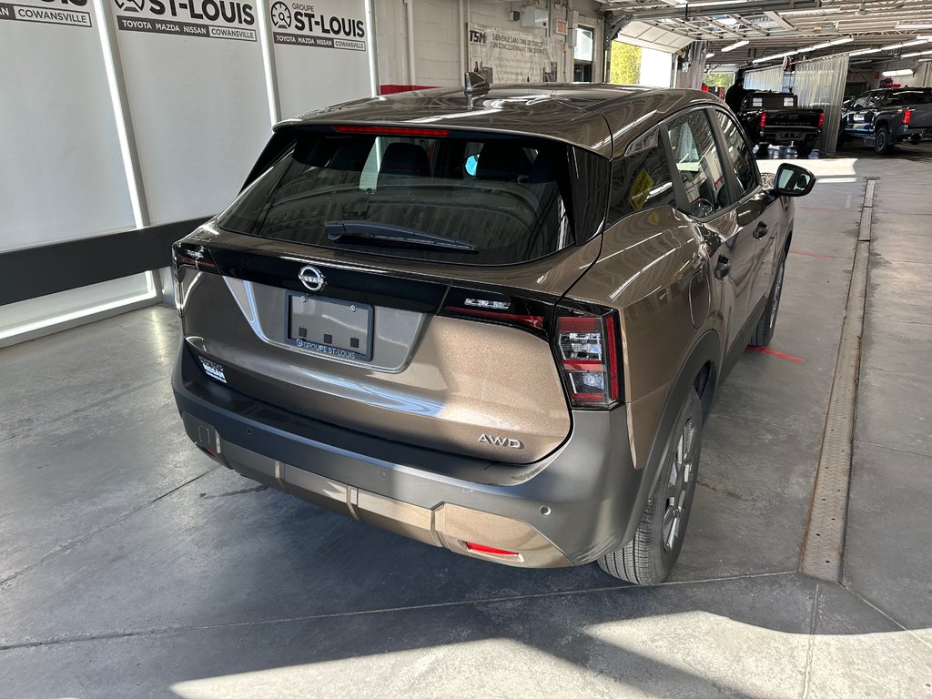 2025 Nissan Kicks S AWD in Cowansville, Quebec - 3 - w1024h768px