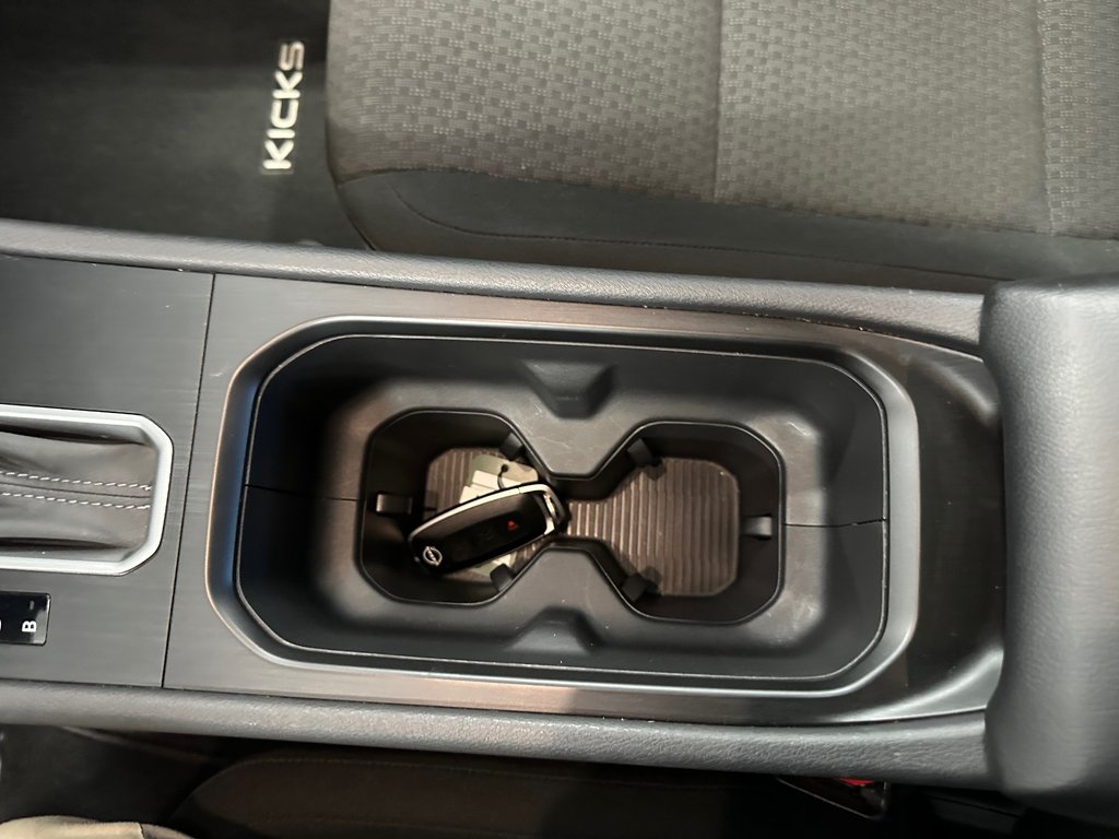 2025 Nissan Kicks S TA in Cowansville, Quebec - 25 - w1024h768px