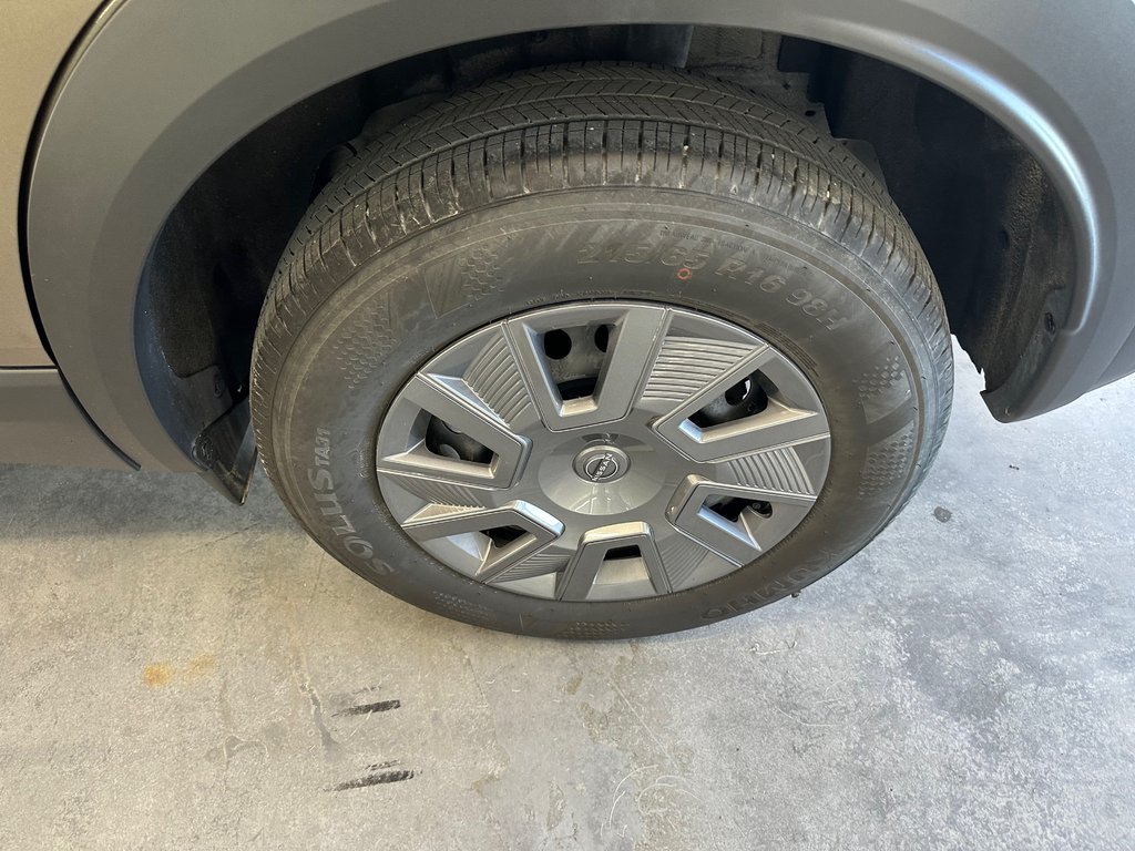 2025 Nissan Kicks S TA in Cowansville, Quebec - 8 - w1024h768px