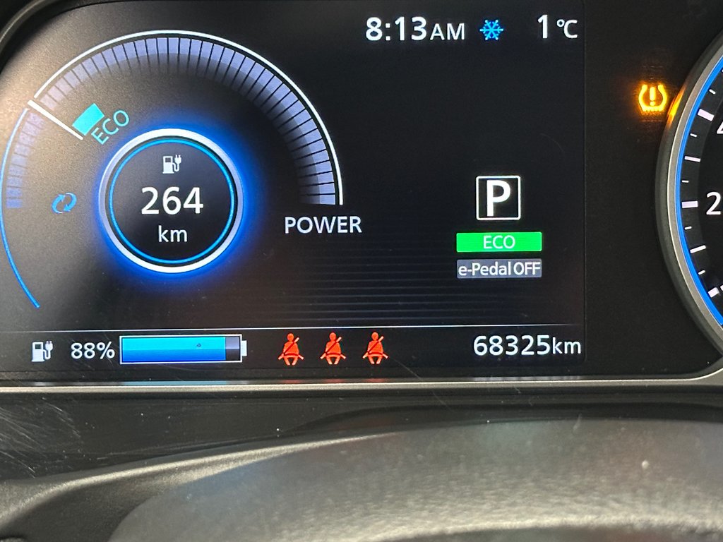 2022 Nissan Leaf SL PLUS in Cowansville, Quebec - 25 - w1024h768px