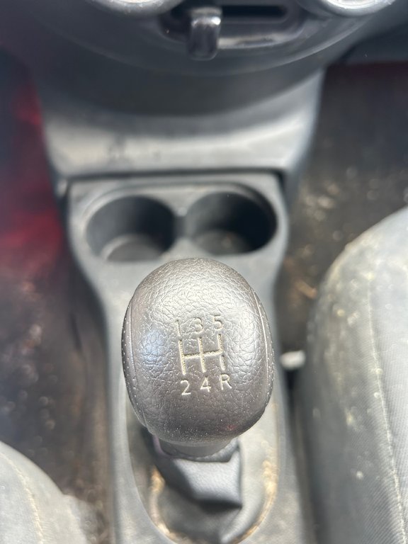 Nissan Micra SV / Manuel 2015 à Cowansville, Québec - 12 - w1024h768px