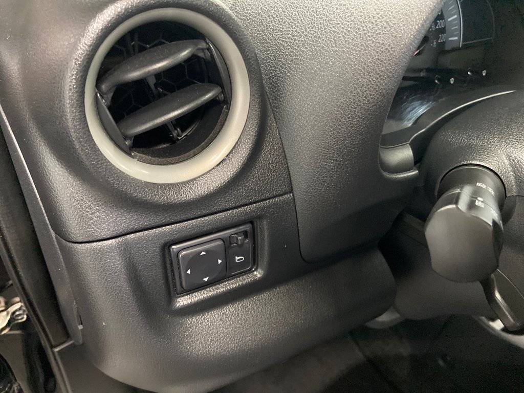 2018 Nissan Micra SV in Cowansville, Quebec - 17 - w1024h768px