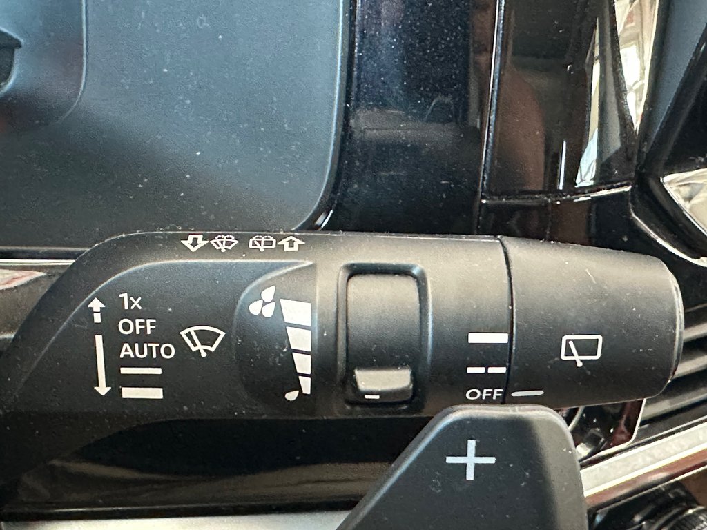 Nissan Pathfinder Platinum 2023 à Cowansville, Québec - 36 - w1024h768px