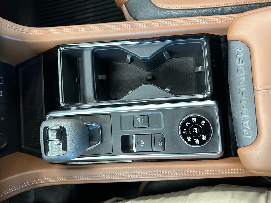 Nissan Pathfinder Platinum 2023 à Cowansville, Québec - 29 - w1024h768px
