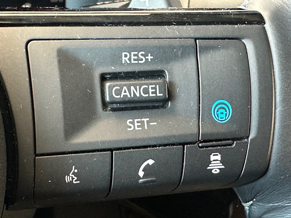 Nissan Pathfinder Platinum 2023 à Cowansville, Québec - 35 - w1024h768px