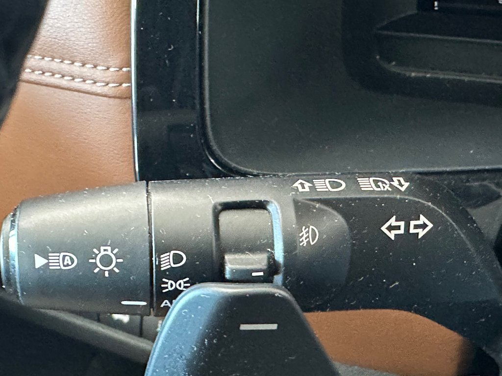Nissan Pathfinder Platinum 2023 à Cowansville, Québec - 38 - w1024h768px