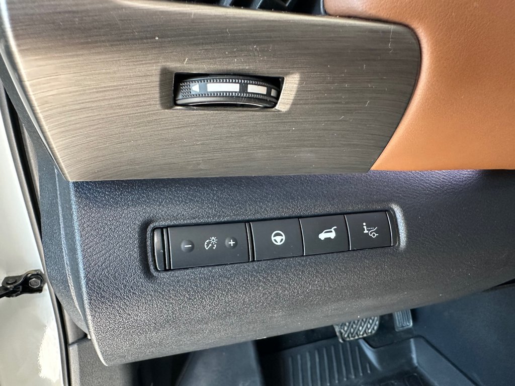 Nissan Pathfinder Platinum 2023 à Cowansville, Québec - 27 - w1024h768px