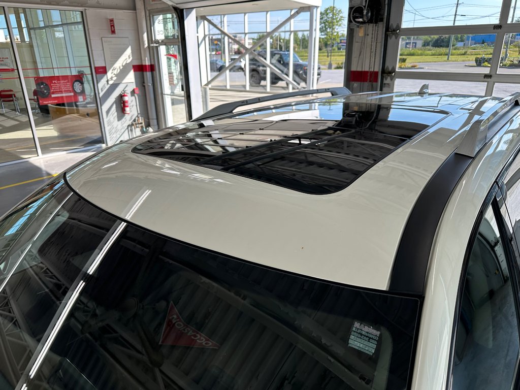 Nissan Pathfinder Platinum 2023 à Cowansville, Québec - 13 - w1024h768px