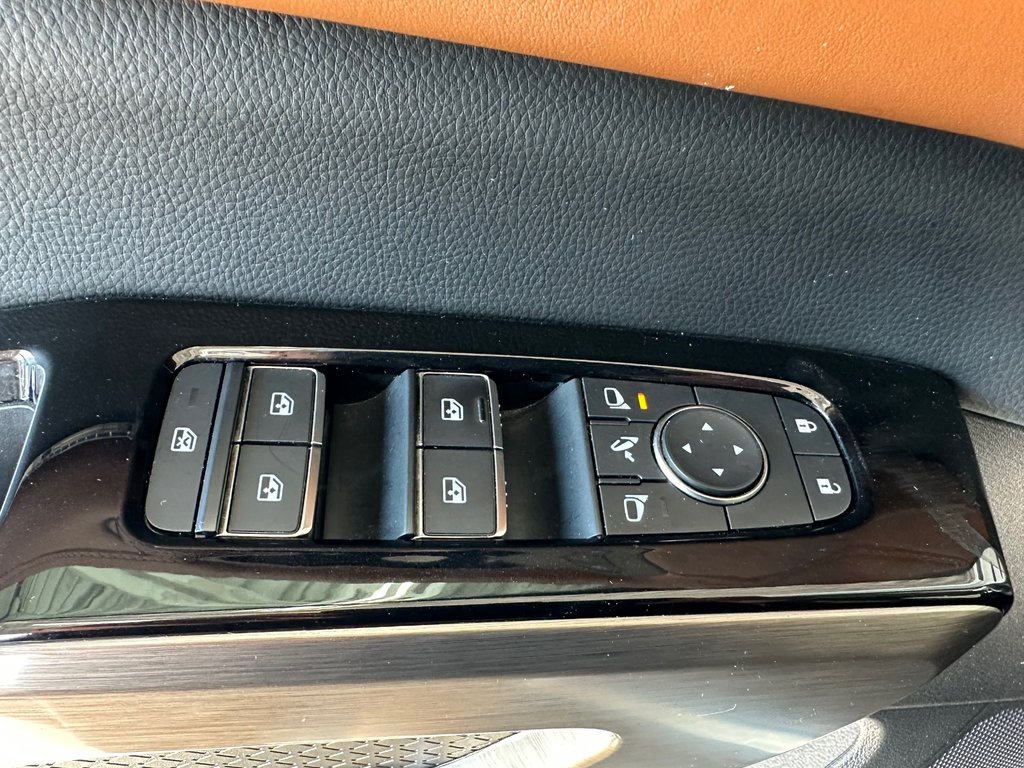 Nissan Pathfinder Platinum 2023 à Cowansville, Québec - 24 - w1024h768px