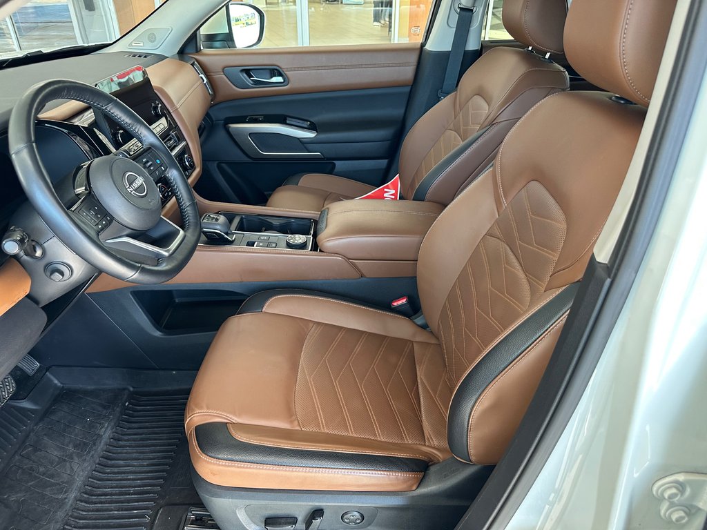 Nissan Pathfinder Platinum 2023 à Cowansville, Québec - 22 - w1024h768px