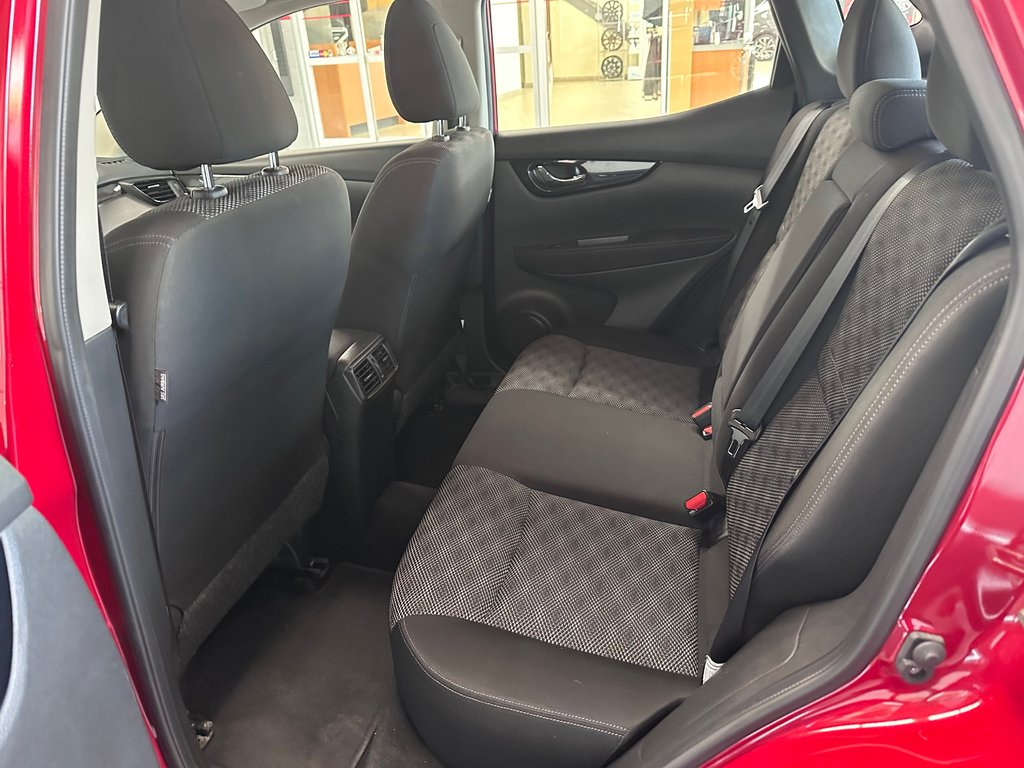 Nissan Qashqai SV 2018 à Cowansville, Québec - 11 - w1024h768px