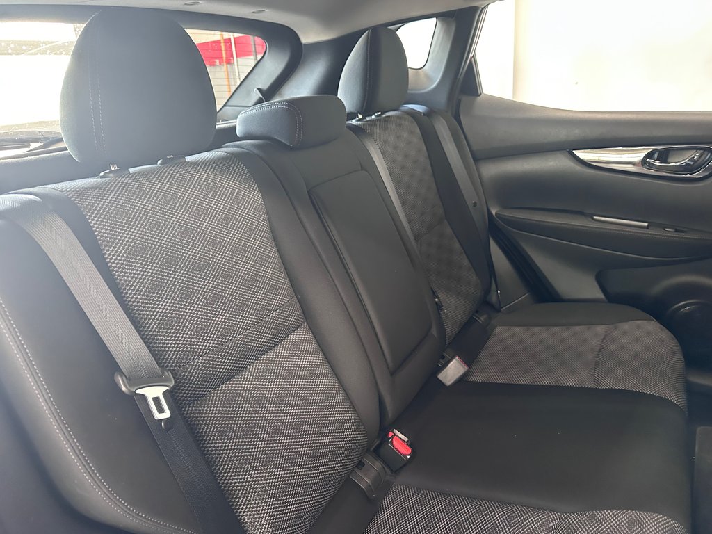 Nissan Qashqai SV 2018 à Cowansville, Québec - 15 - w1024h768px