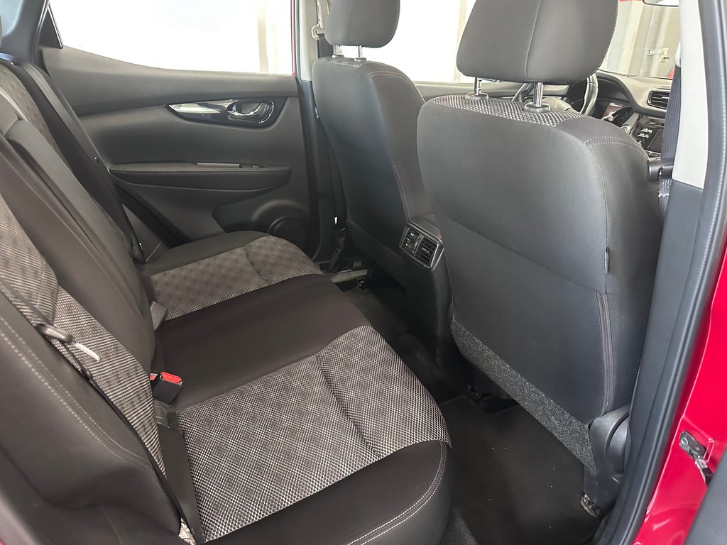 Nissan Qashqai SV 2018 à Cowansville, Québec - 13 - w1024h768px