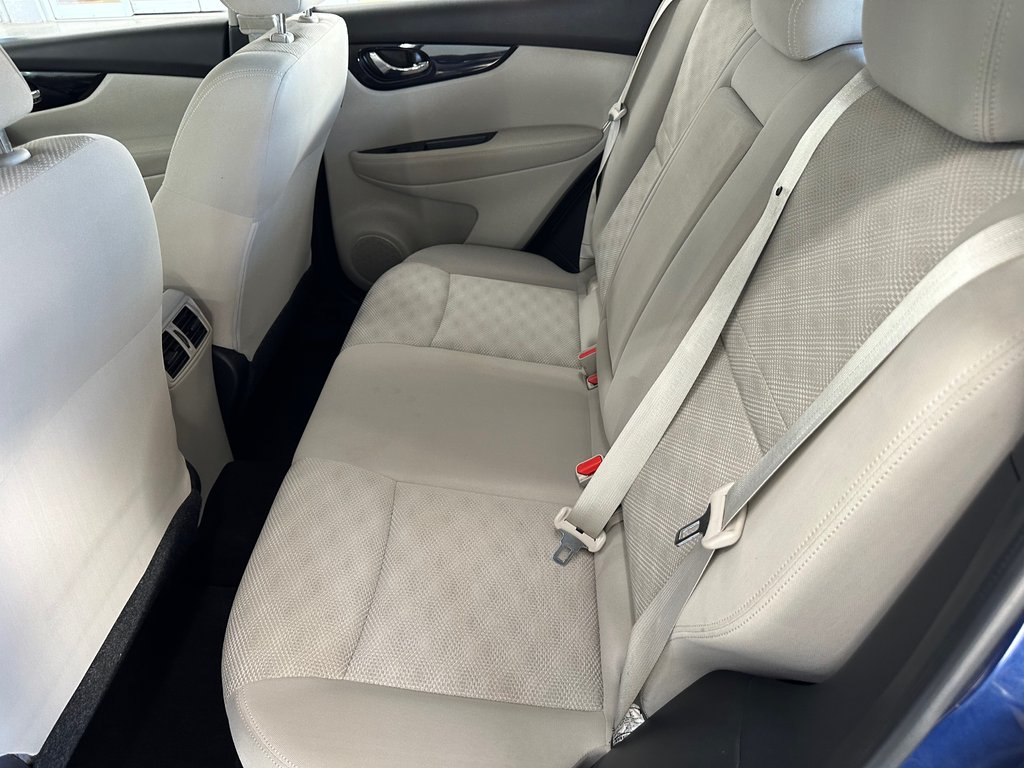2019 Nissan Qashqai SV AWD in Cowansville, Quebec - 19 - w1024h768px