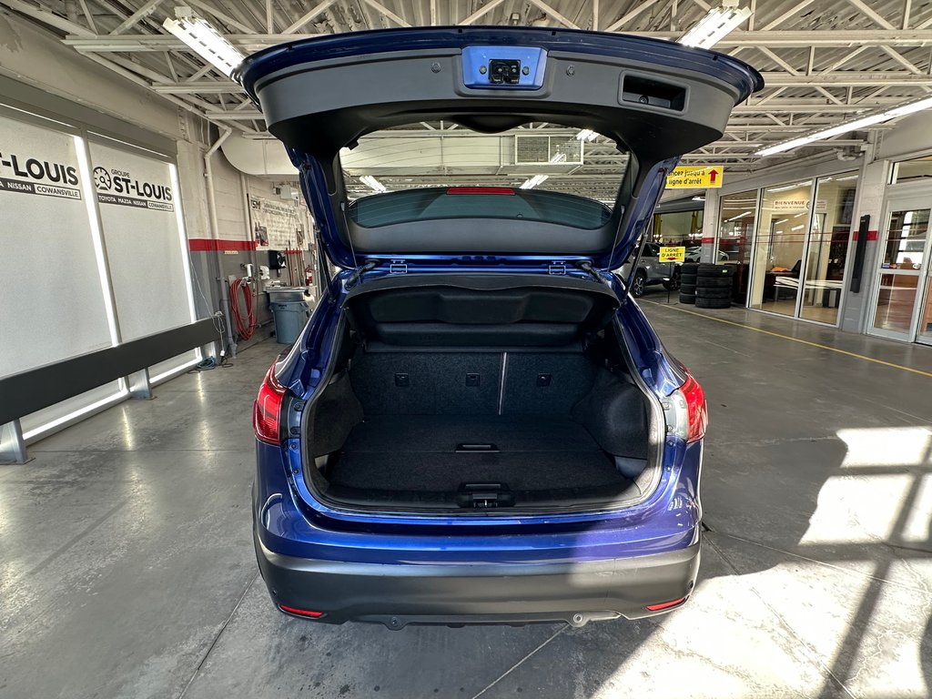 2019 Nissan Qashqai SV AWD in Cowansville, Quebec - 6 - w1024h768px