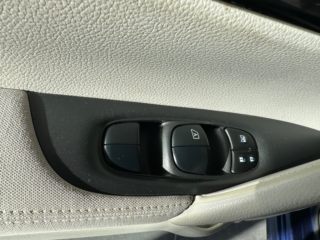 2019 Nissan Qashqai SV AWD in Cowansville, Quebec - 26 - w1024h768px
