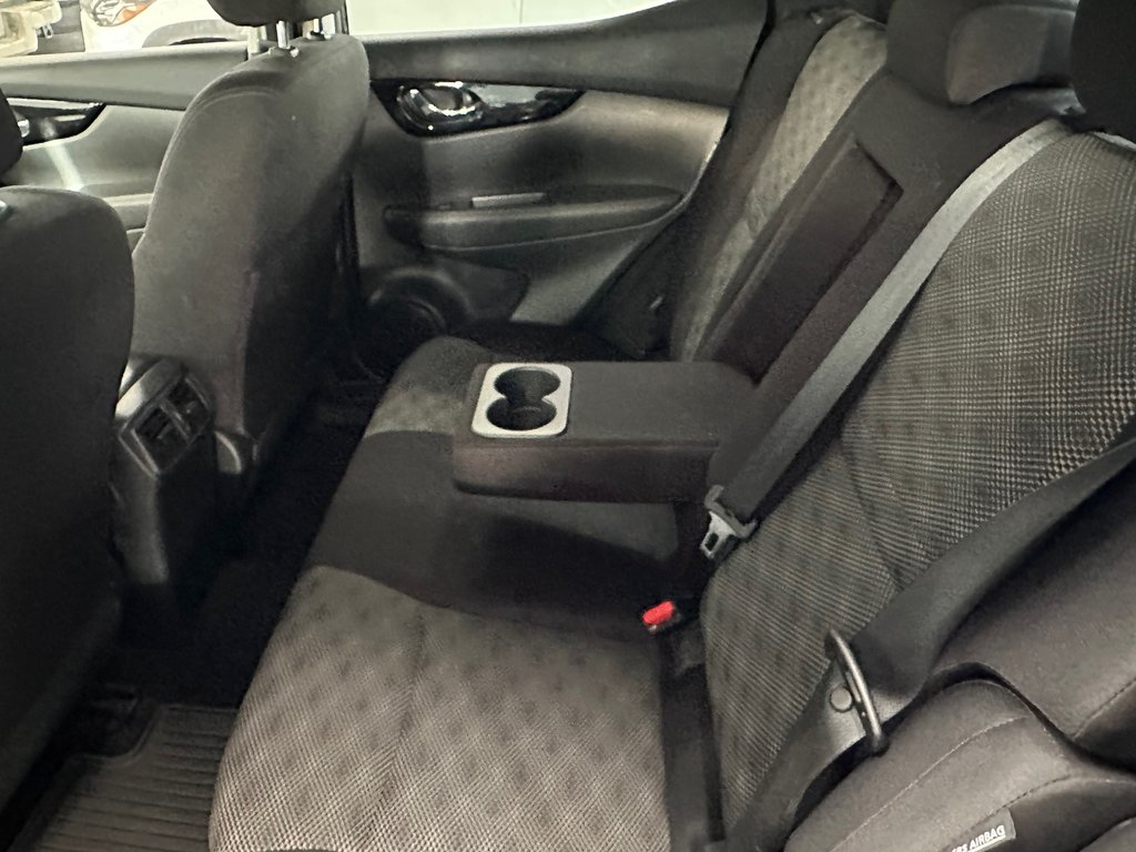 Nissan Qashqai SV AWD 2021 à Cowansville, Québec - 22 - w1024h768px