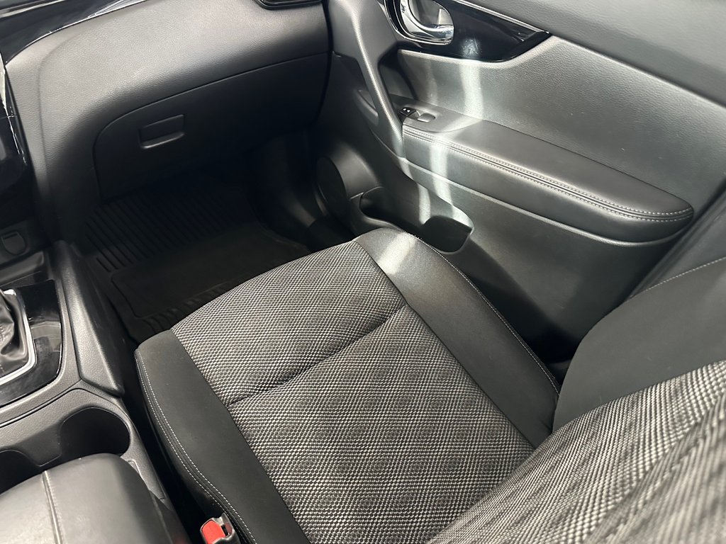 Nissan Qashqai SV AWD 2021 à Cowansville, Québec - 24 - w1024h768px