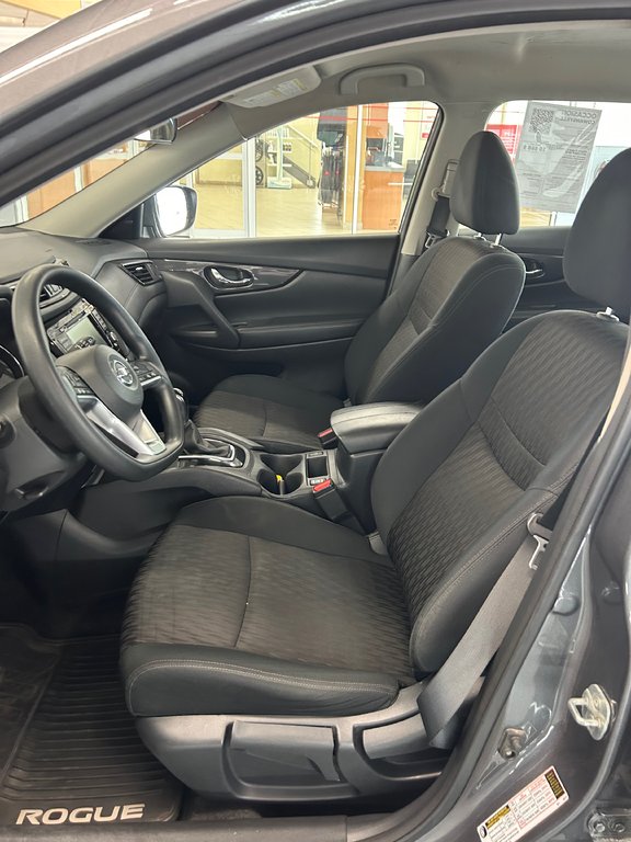 2018 Nissan Rogue S | FWD | 167131KM in Cowansville, Quebec - 17 - w1024h768px