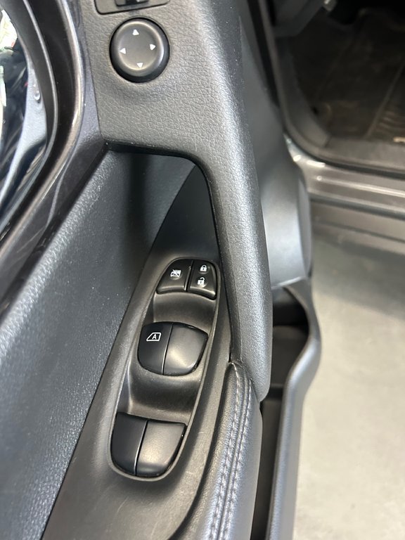 2018 Nissan Rogue S | FWD | 167131KM in Cowansville, Quebec - 19 - w1024h768px