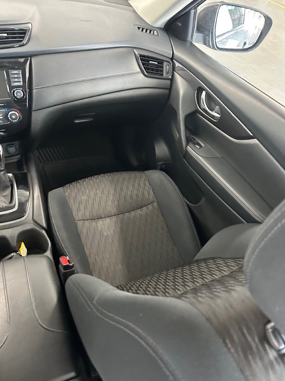 2018 Nissan Rogue S | FWD | 167131KM in Cowansville, Quebec - 15 - w1024h768px