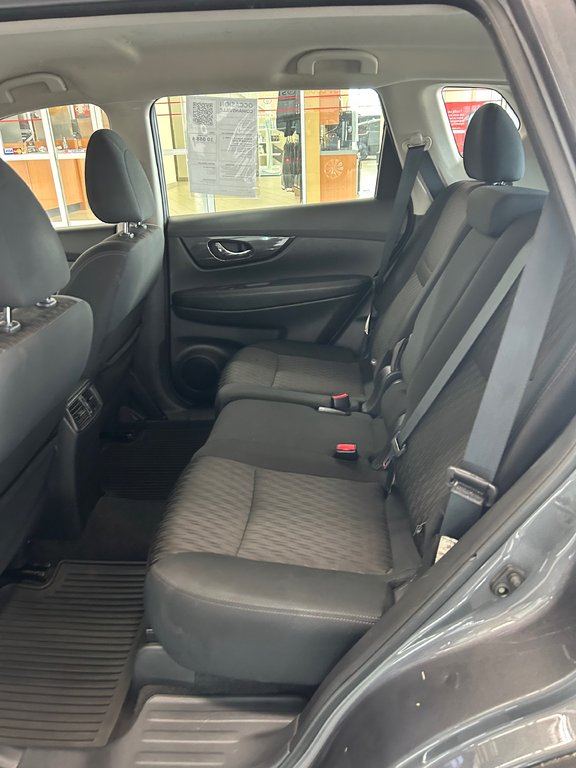 2018 Nissan Rogue S | FWD | 167131KM in Cowansville, Quebec - 13 - w1024h768px