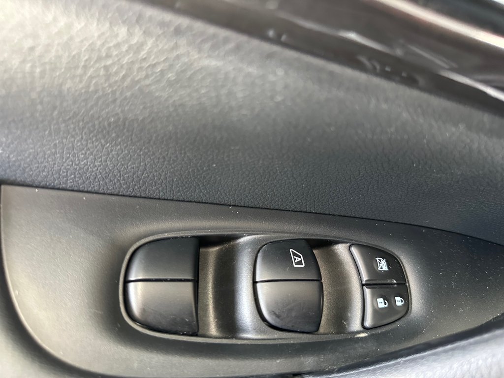 Nissan Rogue Spécial Édition AWD 2020 à Cowansville, Québec - 27 - w1024h768px