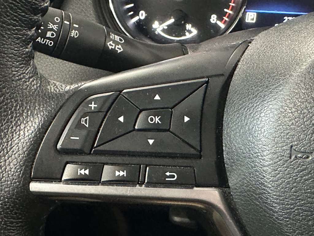 Nissan Rogue SL Platinium 2020 à Cowansville, Québec - 40 - w1024h768px