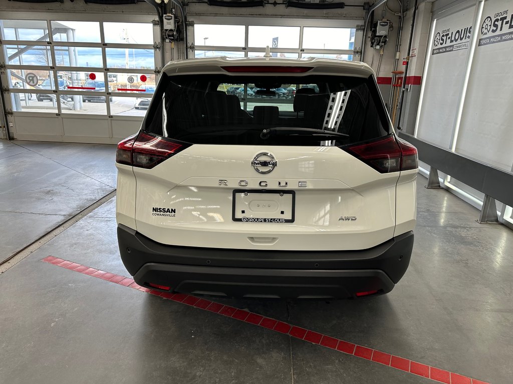 2021  Rogue S AWD in Cowansville, Quebec - 3 - w1024h768px