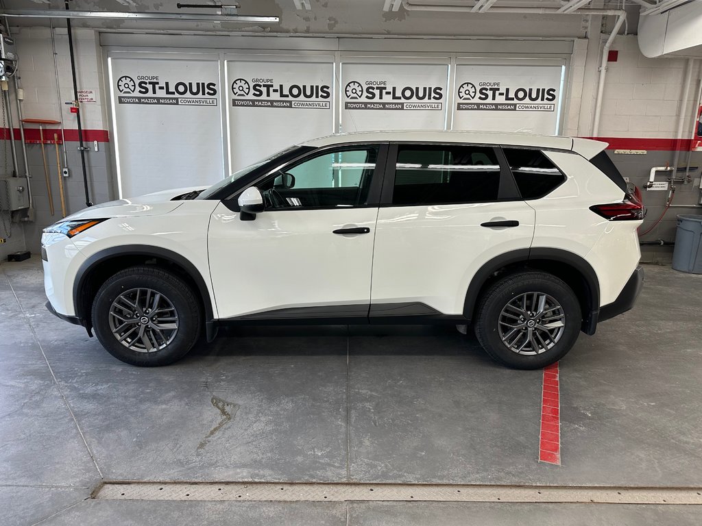 2021  Rogue S AWD in Cowansville, Quebec - 1 - w1024h768px