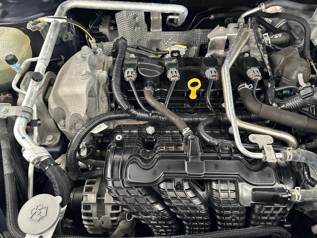 2021 Nissan Rogue SV in Cowansville, Quebec - 17 - w1024h768px