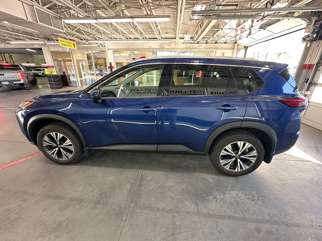 2021 Nissan Rogue SV in Cowansville, Quebec - 11 - w1024h768px