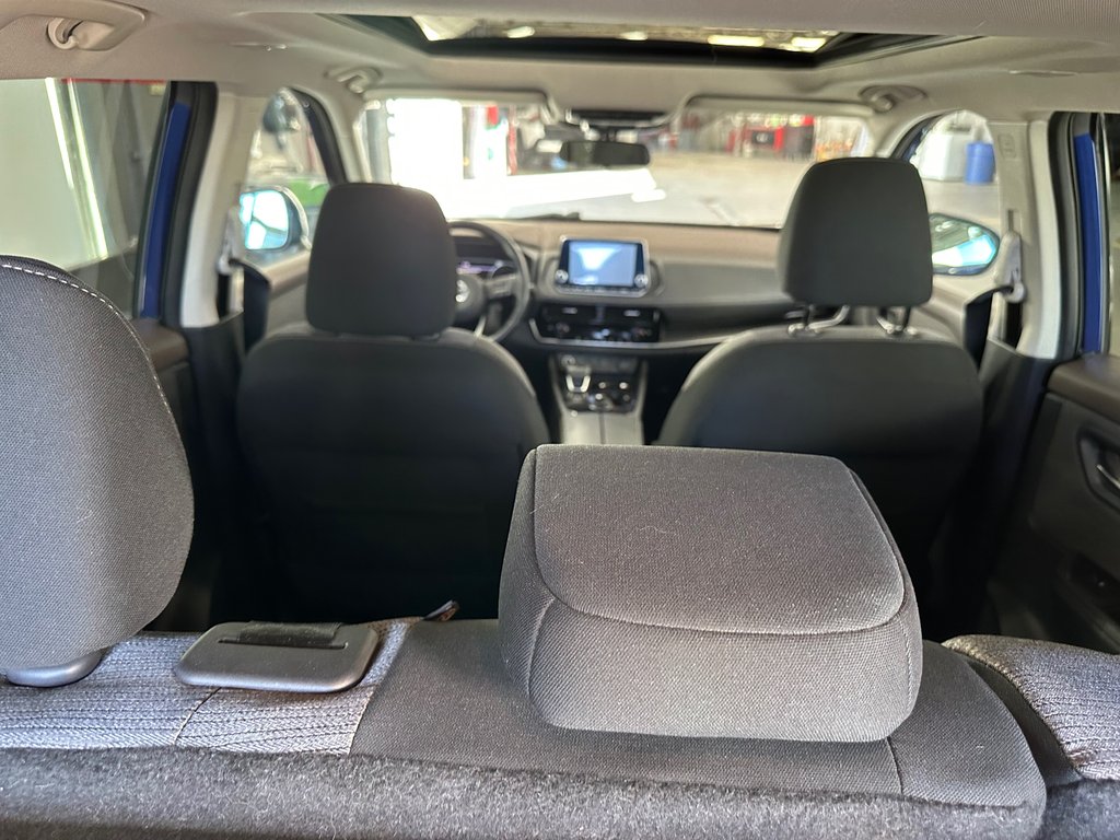 2021 Nissan Rogue SV in Cowansville, Quebec - 7 - w1024h768px
