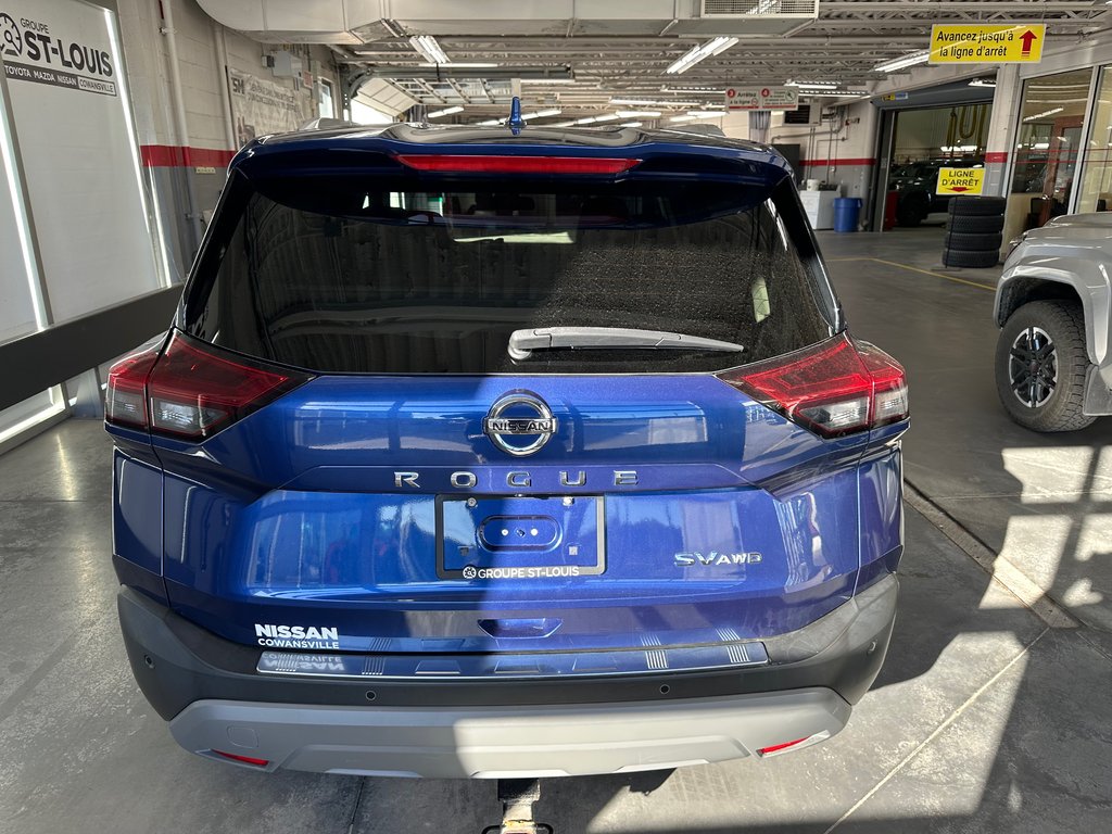 2021 Nissan Rogue SV in Cowansville, Quebec - 4 - w1024h768px