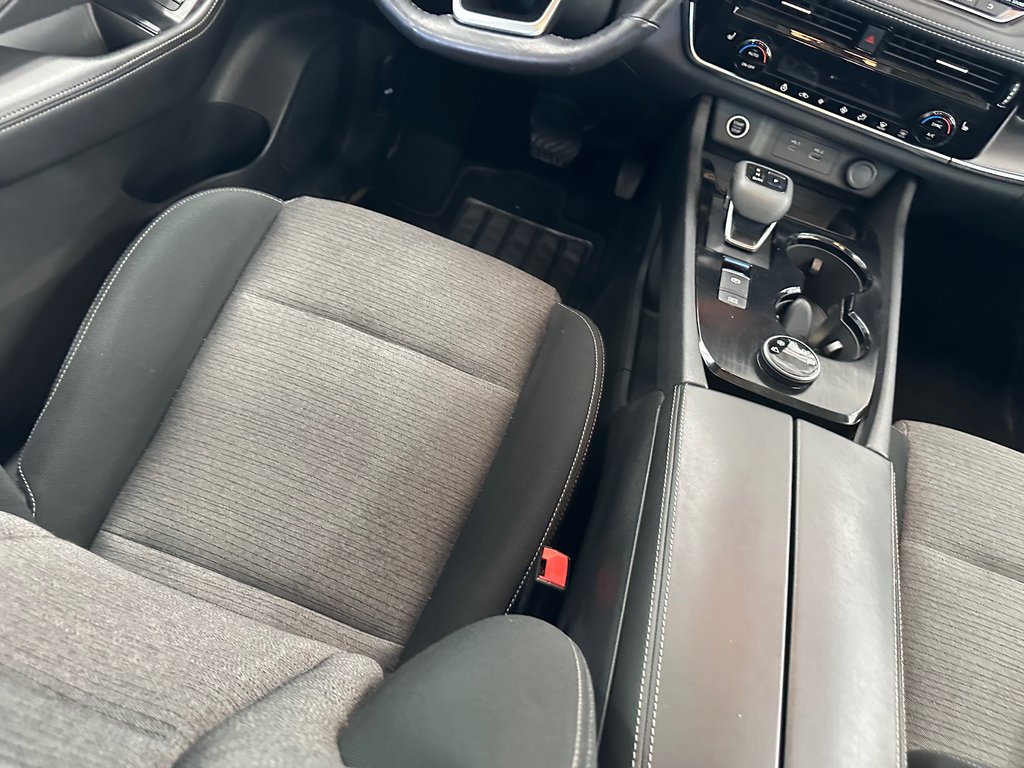 2021 Nissan Rogue SV in Cowansville, Quebec - 25 - w1024h768px