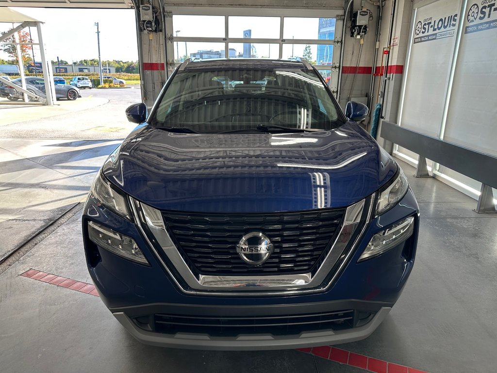 2021 Nissan Rogue SV in Cowansville, Quebec - 13 - w1024h768px