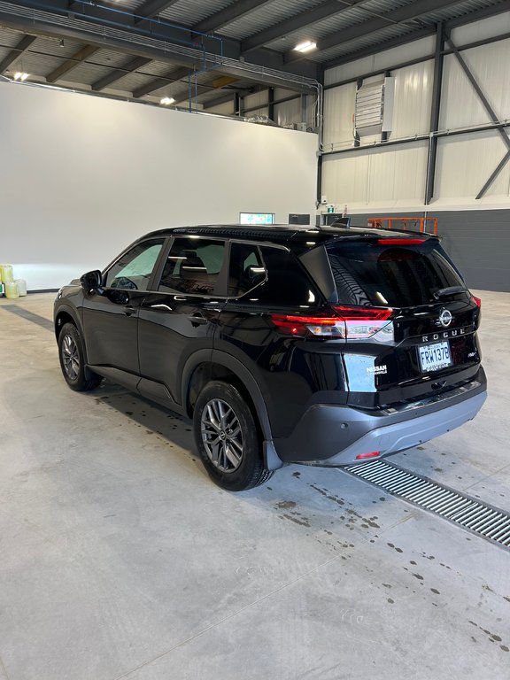 2023  Rogue S AWD in Cowansville, Quebec - 3 - w1024h768px