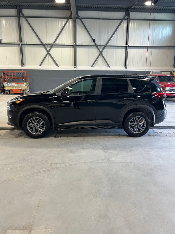 2023  Rogue S AWD in Cowansville, Quebec - 2 - w1024h768px