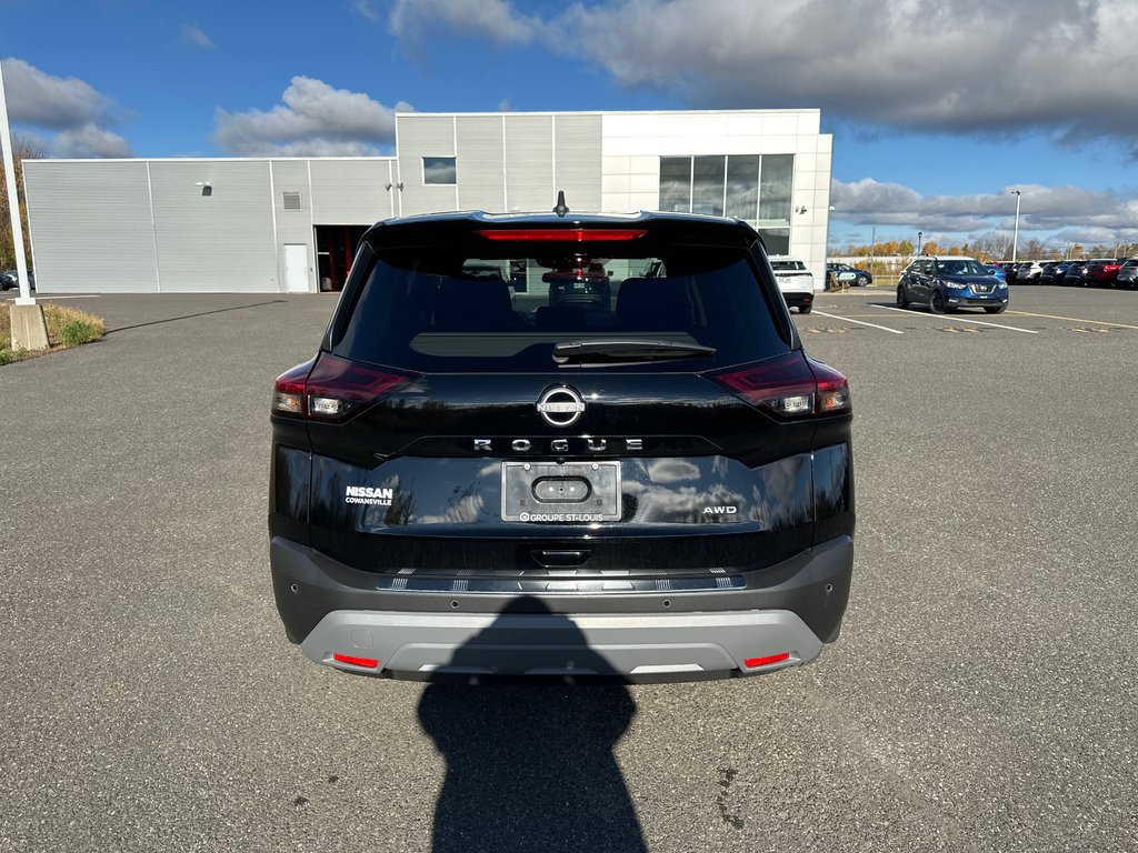 2023  Rogue S AWD in Cowansville, Quebec - 3 - w1024h768px