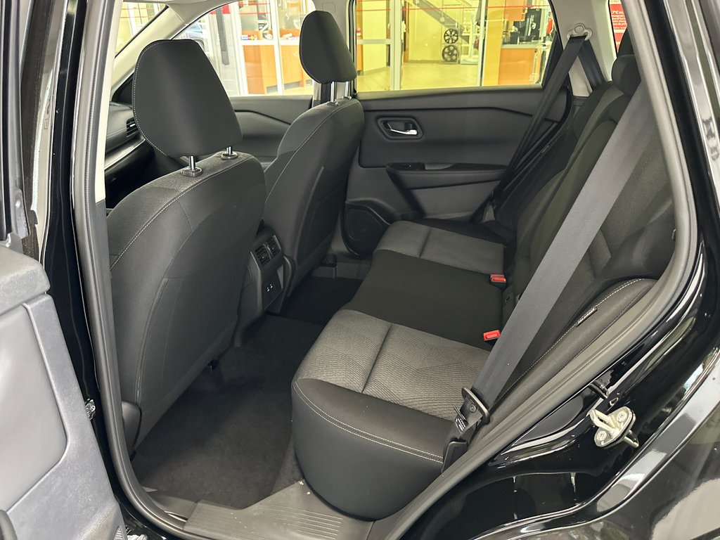 2024  Rogue SV Moonroof in Cowansville, Quebec - 8 - w1024h768px