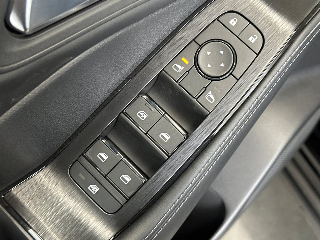 2024  Rogue SV Moonroof in Cowansville, Quebec - 10 - w1024h768px