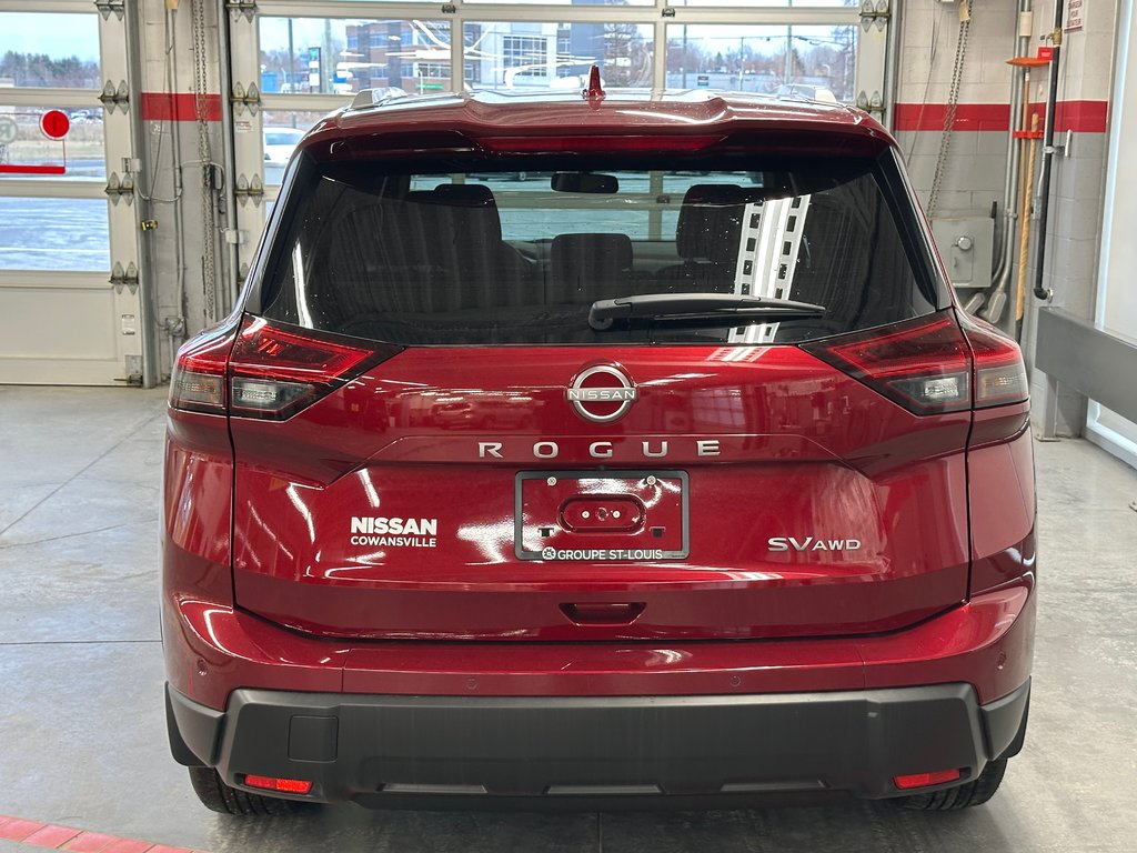 2024 Nissan Rogue SV Moonroof in Cowansville, Quebec - 3 - w1024h768px