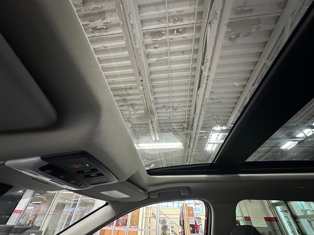 2024 Nissan Rogue SV Moonroof in Cowansville, Quebec - 25 - w1024h768px