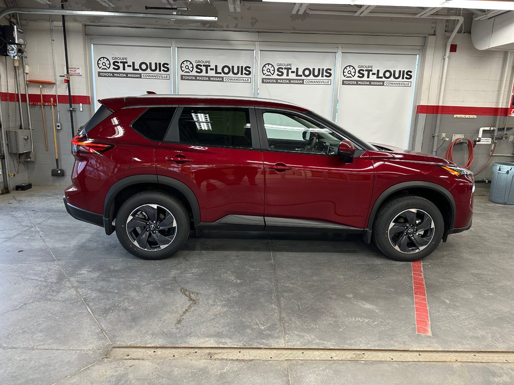 2024 Nissan Rogue SV Moonroof in Cowansville, Quebec - 7 - w1024h768px