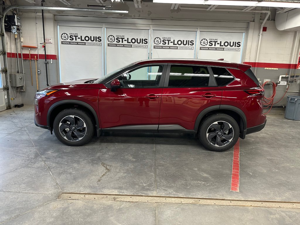 2024 Nissan Rogue SV Moonroof in Cowansville, Quebec - 1 - w1024h768px