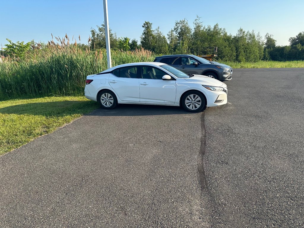 Nissan Sentra S 2021 à Cowansville, Québec - 1 - w1024h768px