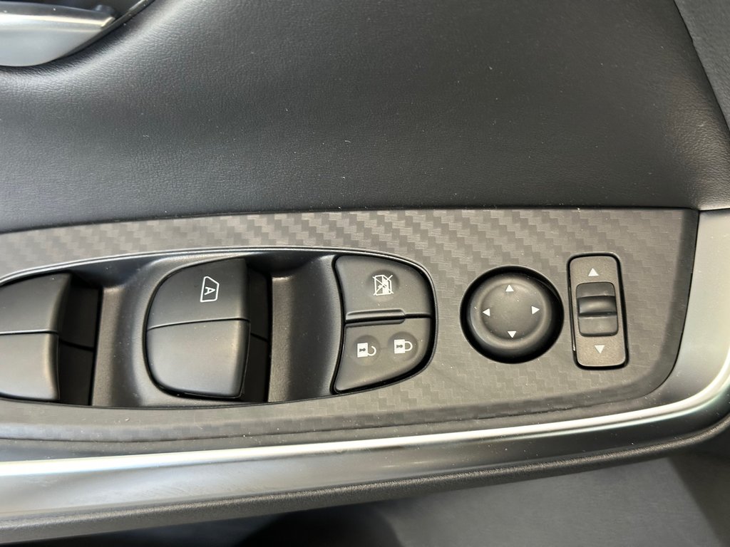 Nissan Sentra SR 2025 à Cowansville, Québec - 27 - w1024h768px